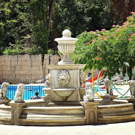 Dana Palace فندق غولدن ساندز