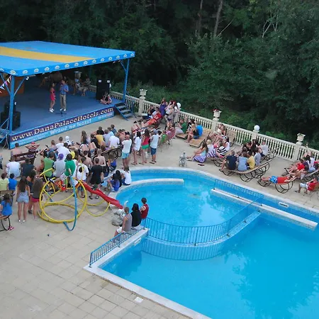 Dana Palace فندق